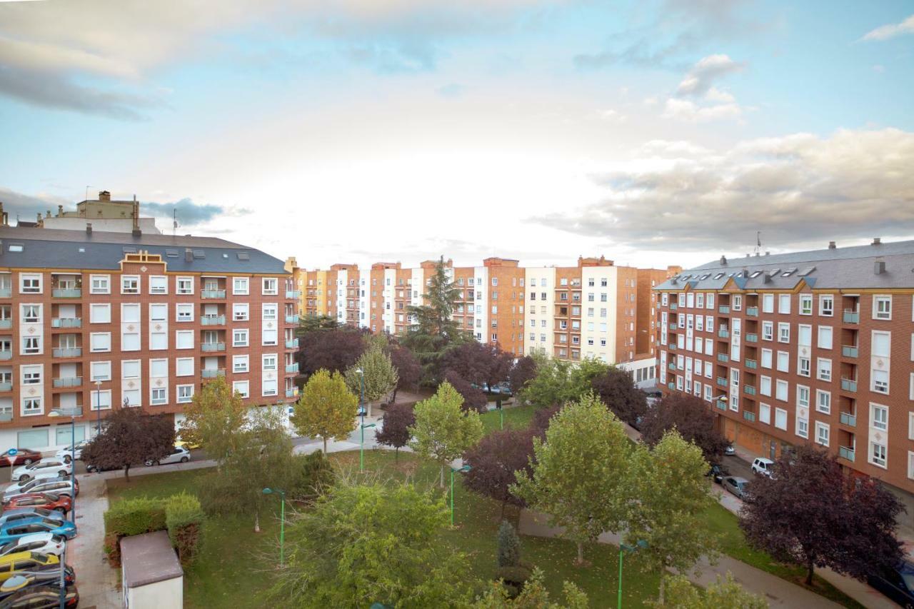 Housingleon - Conde Duplex Con Garaje Gratuito Leilighet Eksteriør bilde
